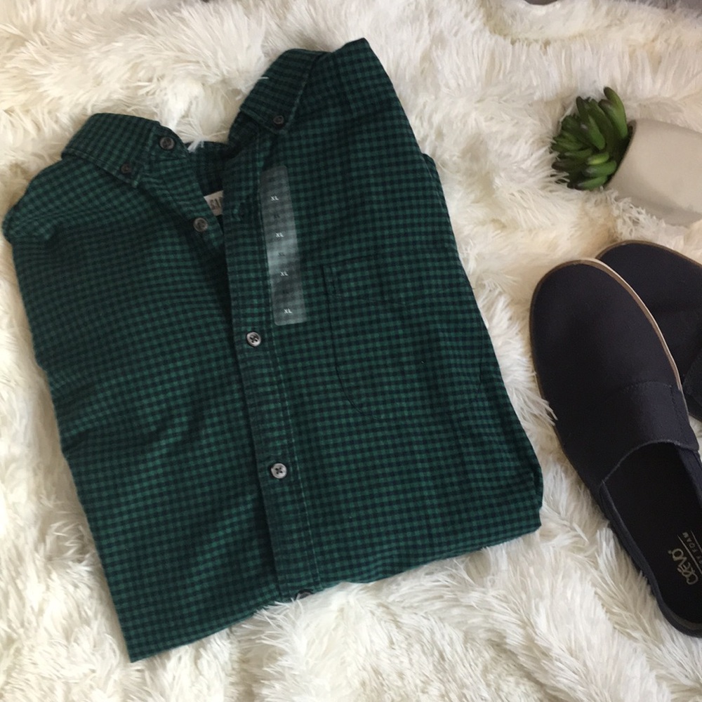 GAP- NEW! Green and blue check button down XL